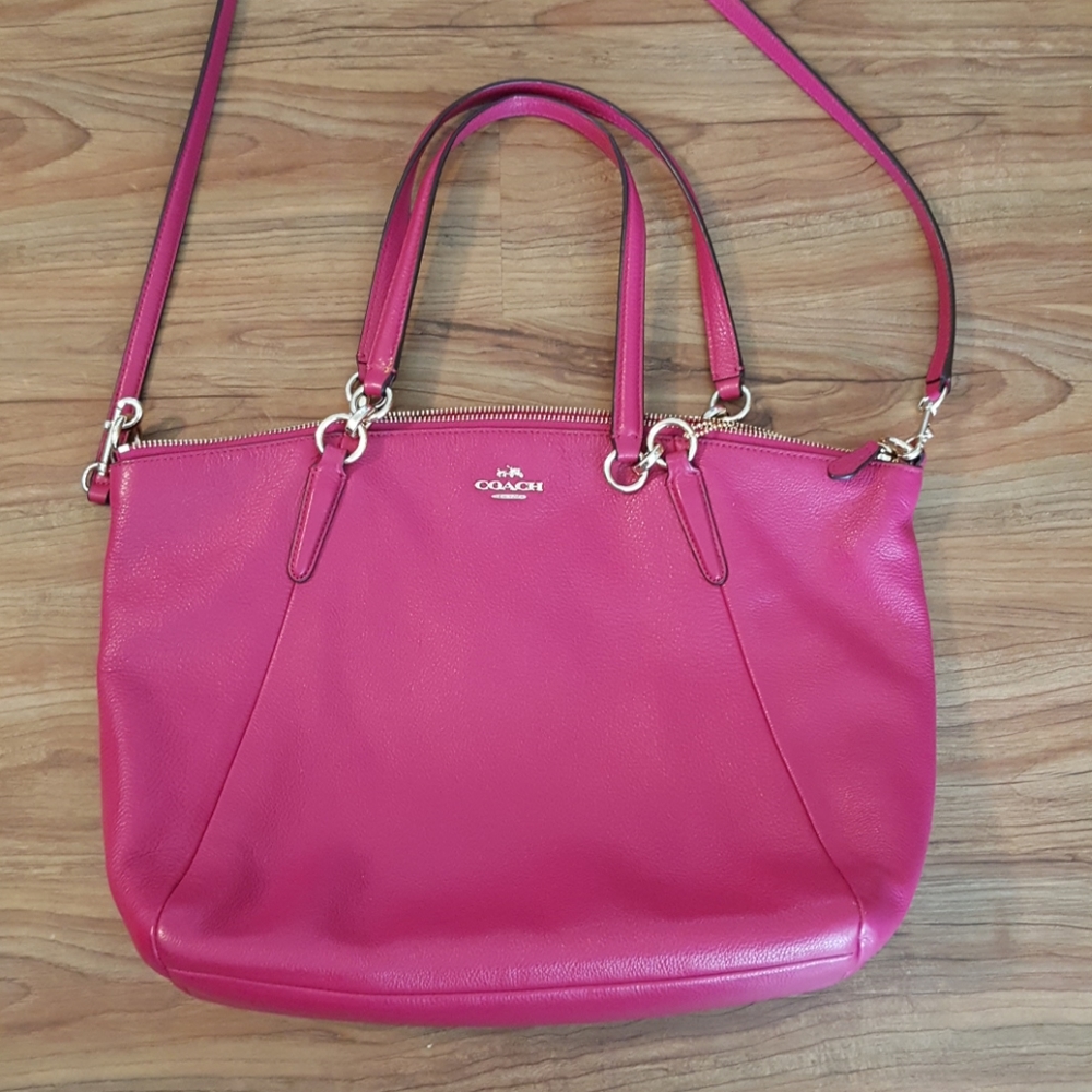 Coach pepple leather Kelsey sachel Cranberry